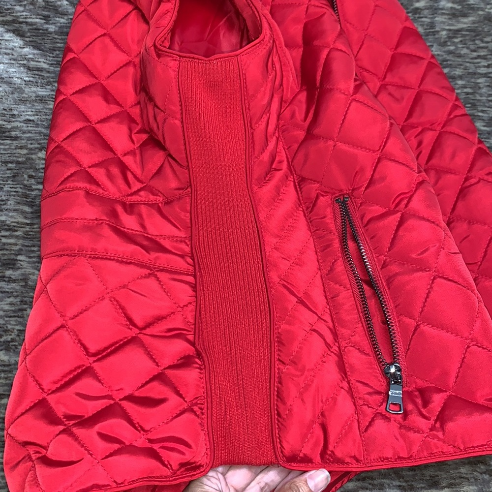 Gently used women’s vest - Picture 3 of 8